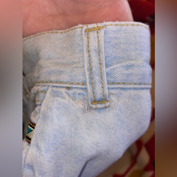 VINTAGE women’s Cherokee light wash, high waisted, pleated jeans - Picture 7 of 14